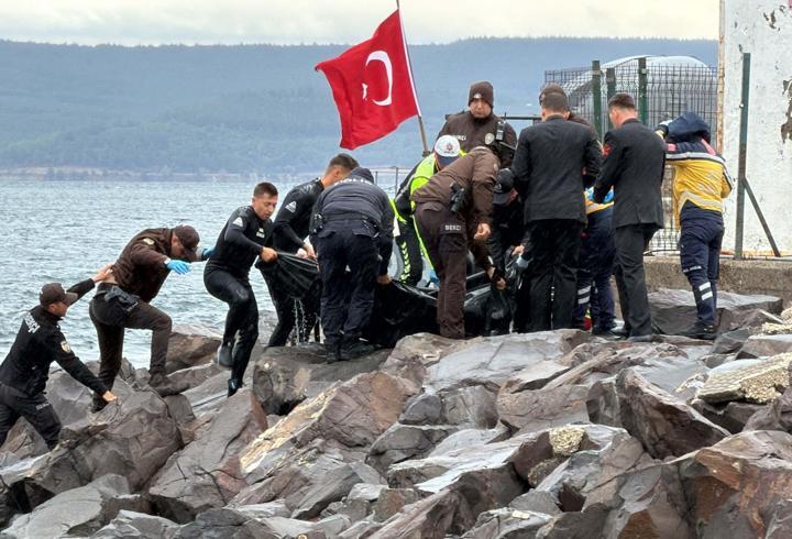 Denizde erkek cesedi bulundu