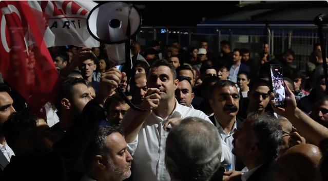 YENİ Parti İzmir İl Başkanı Güç, Cemil Tugay'a istifa çağrısı yaptı, eylemler sürecek