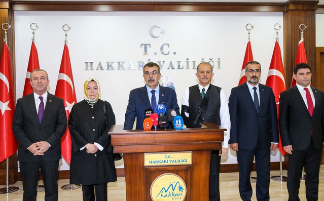 Hakkari'de öğretmen sayısı 2002'den bu yana 1527'den 4 bin 176'ya yükseldi