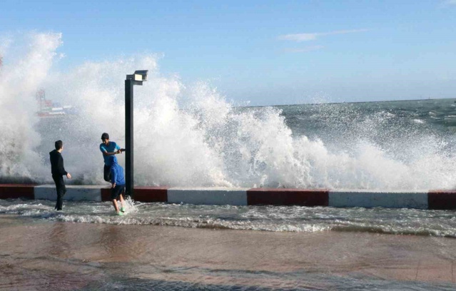 Meteoroloji, Marmaris-Kaş arası denizlerde 6-8 kuvvetinde fırtına uyardı