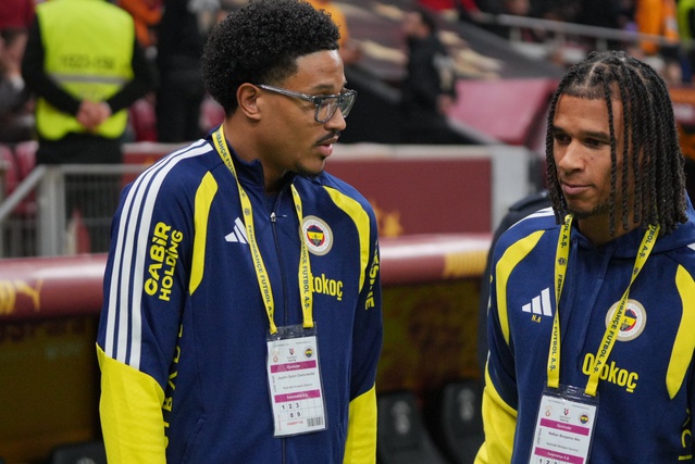 Fenerbahçe, Galatasaray deplasmanında 2 eksikle ve 3 değişiklikle sahaya çıktı