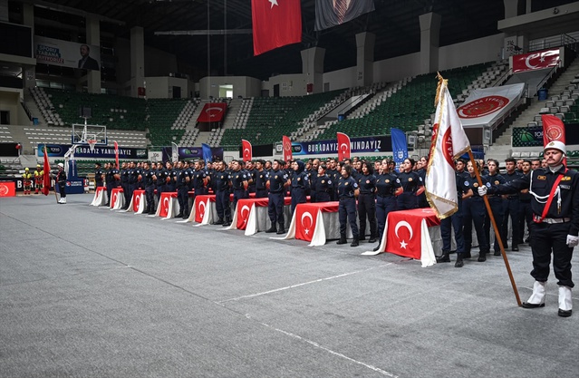 Bursa'da 150 aday itfaiyecinin eğitimi tamamlandı, personel 902'den bin 52'ye çıktı