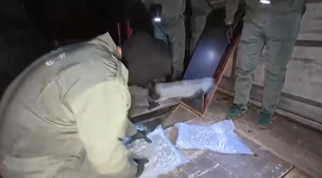 Narkotik ekipleri İstanbul'da 108 kilo uyuşturucu ele geçirdi, 6 şüpheli yakalandı