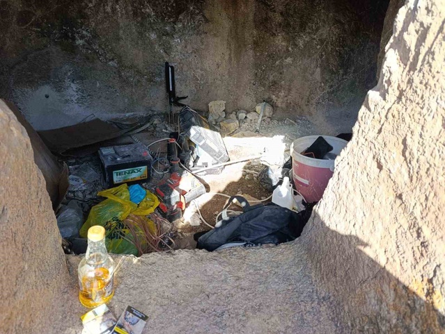 Van Gürpınar'da kaçak kazıda 5 şüpheli suçüstü yakalandı, 7 patlayıcı imha edildi