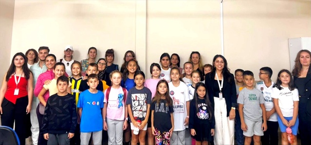 Gelibolu İlçe Sağlık Müdürlüğü öğrenci ve velilere skolyoz dahil sağlık eğitimi verdi