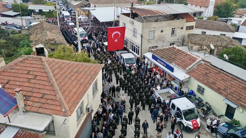 Şehit Piyade Sözleşmeli Er Yusuf Sait Ünlü'nün cenazesi Aydın'da toprağa verildi