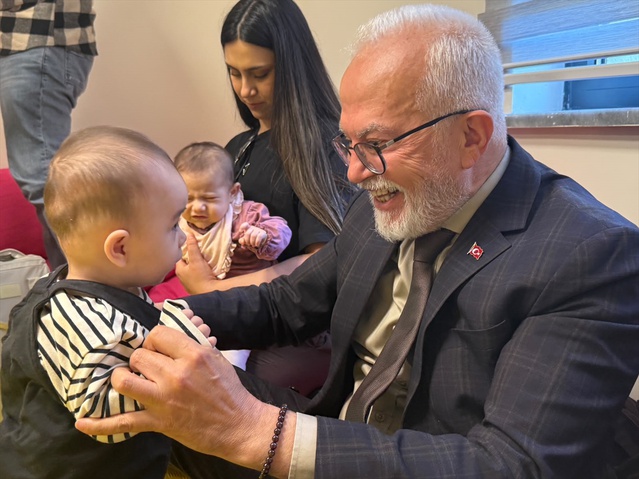 Eskişehir'de düzenlenen programda 'Her Gebeye Bir Ebe' yaklaşımı anlatıldı