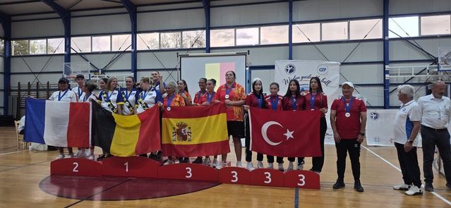 Samsunsporlu Tosun Avrupa'da 2 altın ve 1 bronz kazandı, Kalanç dünya üçüncüsü oldu