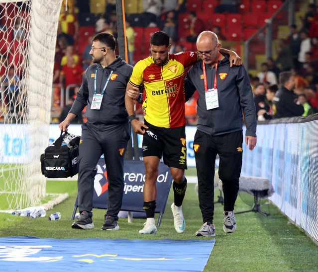 Göztepe'de Allan Godoi'nin kasığında yırtık oluştu, en az 1 ay forma giyemeyecek
