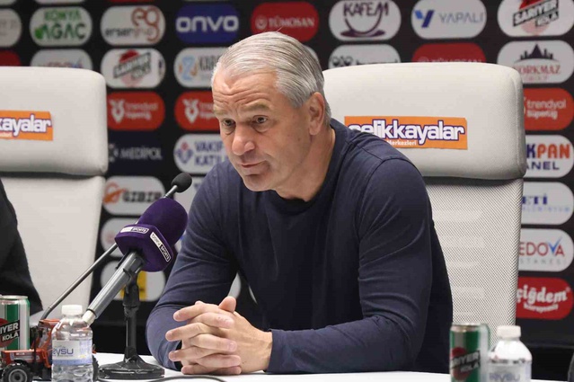 Gençlerbirliği'nde Storck, Konyaspor'a 2-0 yenilgide iki korner golünü eleştirdi