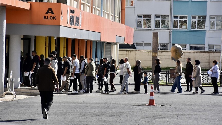 KPSS ön lisans oturumu başladı