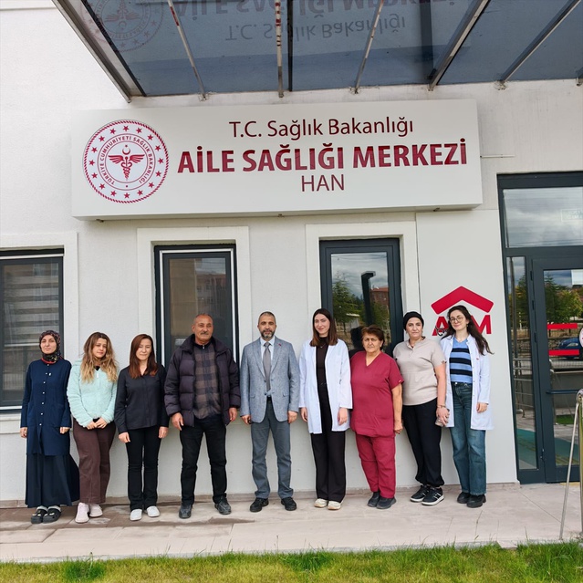 Eskişehir Han'daki sağlık merkezlerinde inceleme yapan Dr. Mimtaş personeli dinledi