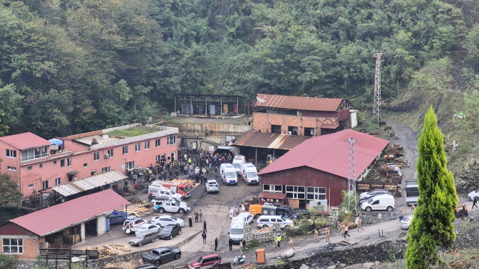 SON DAKİKA: Zonguldak'ta maden ocağında patlama. 3 can kaybı
