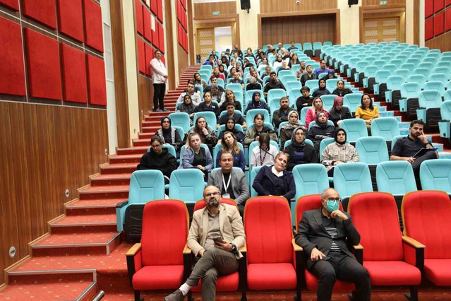 Fırat Üniversitesi Hastanesi'nde artrit etkinliğinde erken tanının önemi anlatıldı
