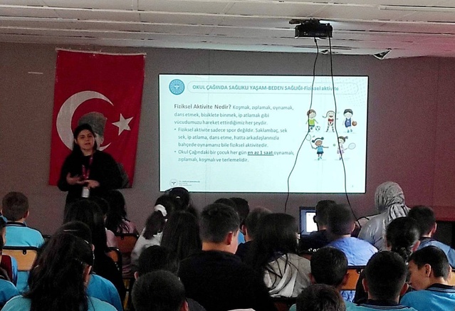 Karapınar'da öğrenciler obezite ve akran zorbalığına karşı bilinçlendirildi