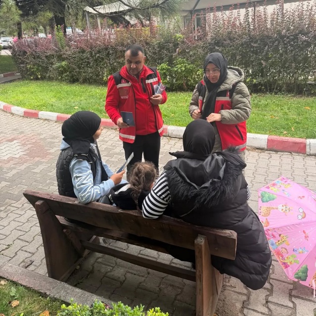 Gediz'de kadına şiddetle mücadele için hizmetler broşürle tanıtıldı