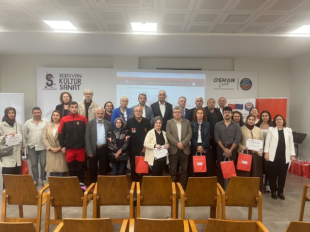 Sakarya'da sivil toplum kuruluşları Erasmus+ KA210 final toplantısında buluştu