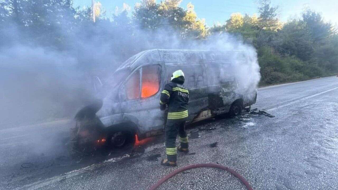 Okul servisi alevlere teslim oldu