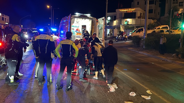 Bodrum'da motosikletin çarptığı yaşlı kadın kurtarılamadı: Kaza anı güvenlik kamerasında