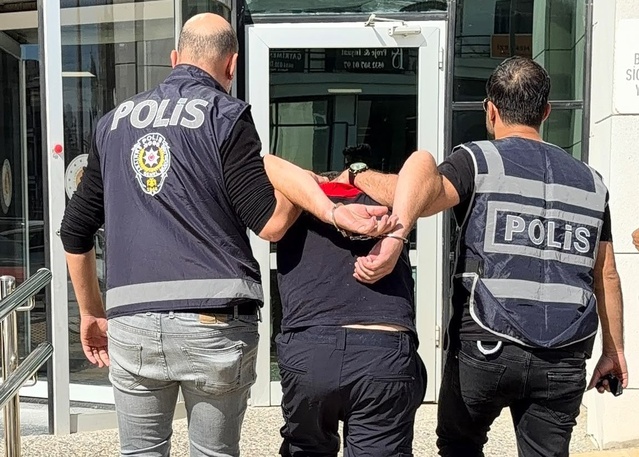 Seferihisar'da iddiaya göre eski sevgilisinin ateşe verdiği kadın 6 gün sonra öldü