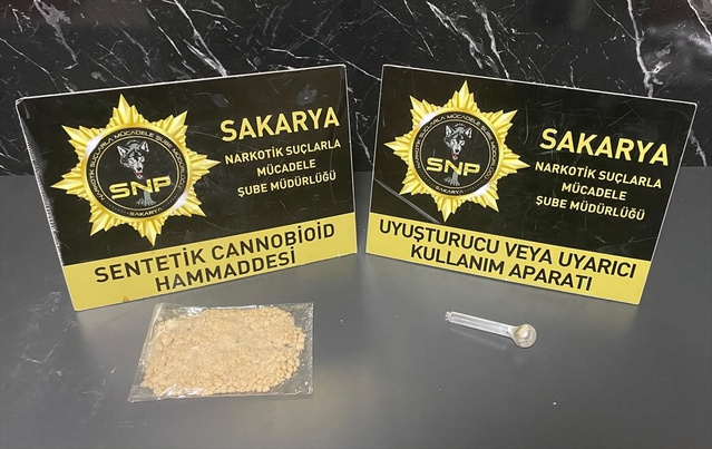 Sakarya'da 85 gram sentetik uyuşturucu ham maddesi ele geçirildi, şüpheli tutuklandı