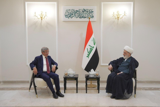 Ahmet Davutoğlu, Irak ziyaretinde Talabani için düzenlenen anma törenine katıldı