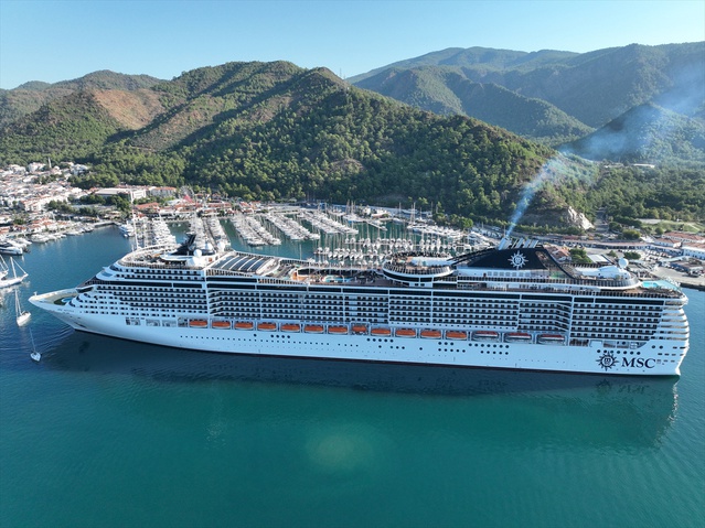 Marmaris, MSC Divina kruvaziyerinden 3 bin 705 turist ağırladı