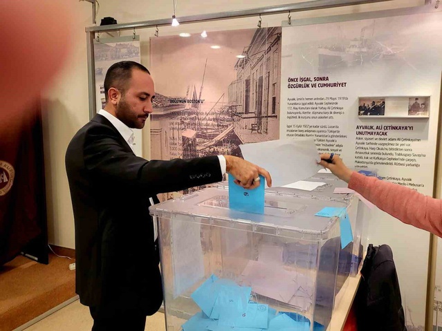 Ayvalık Ticaret Odası seçimlerinde 9 meslek komitesinde oy verme başladı