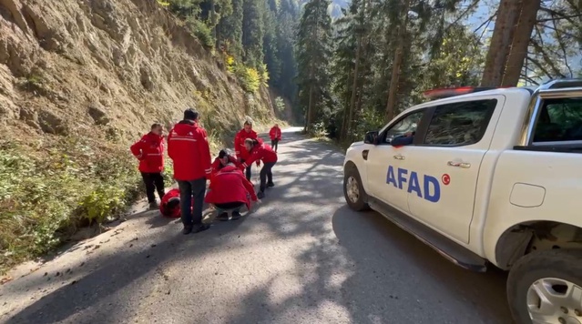 Solaklı Arama Kurtarma Derneği, AFAD akreditasyonu için Uzungöl'de saha eğitimi yaptı