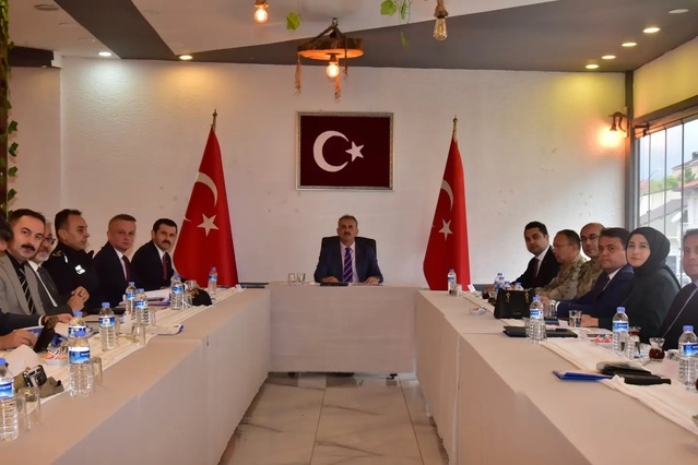 Ağrı Tutak'ta güvenlik tedbirleri Vali Bozkurt'un katıldığı toplantıda ele alındı