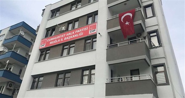 CHP Muğla İl Başkanlığı, gözaltına alınan Milas Belediye Başkanı Topuz'a destek verdi