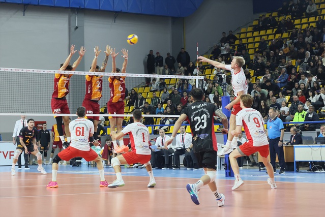 Sungurlu Belediyespor, evinde Galatasaray Madeş Mobilya'ya 3-1 yenildi