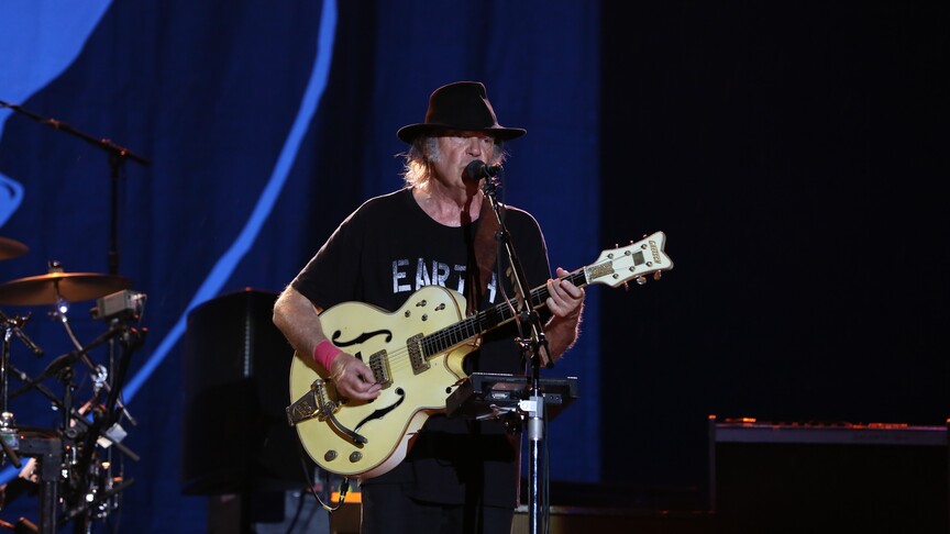 Kanadalı müzisyen Neil Young, şarkısını mitinginde kullanan Trump'a dava açtı