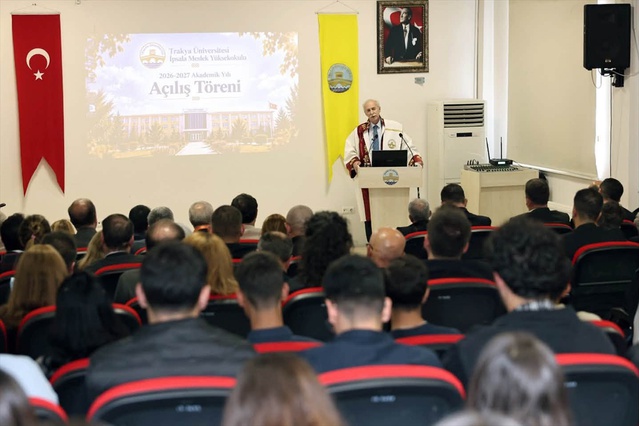 Rektör Hatipler İpsala MYO'da ilk dersinde insani değerleri korumayı önerdi