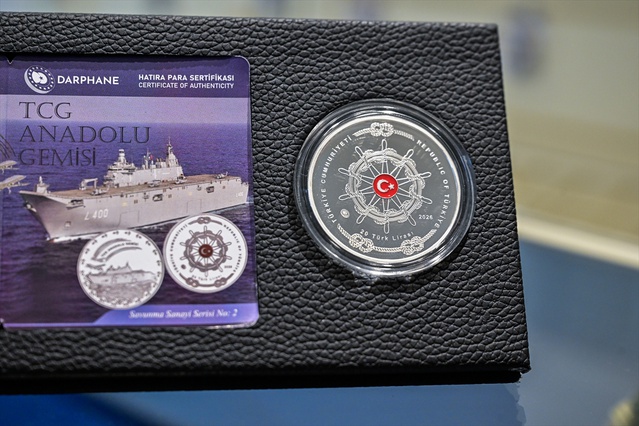 Darphane, TCG Anadolu için gümüş hatıra parasını 5 bin 250 liradan satışa sundu