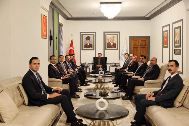 Erzincan Valisi Aydoğdu, ilçe projelerini görüşüp vatandaş odaklı hizmet istedi