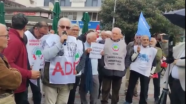 Rize Pazar'da Emek ve Demokrasi Güçleri, Halk TV'ye kayyum atanmasını protesto etti.