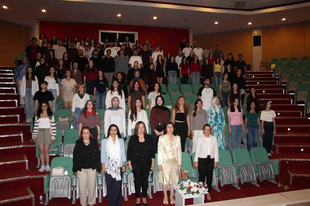ADÜ'de yeni öğrencilere oryantasyonda dijital güvenlik ve bağımlılık eğitimi verildi