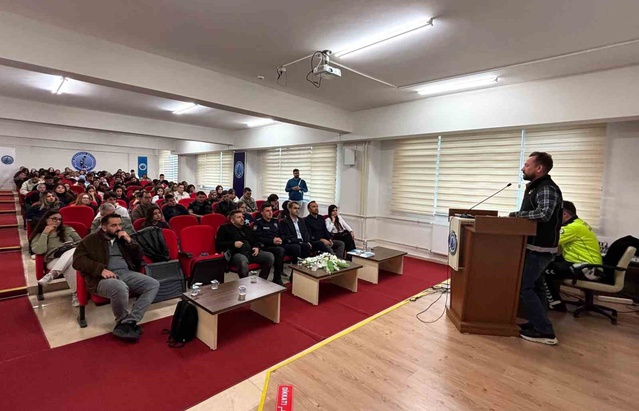 Afyon Kocatepe Üniversitesi öğrencilerine uyuşturucuyla mücadele eğitimi verildi