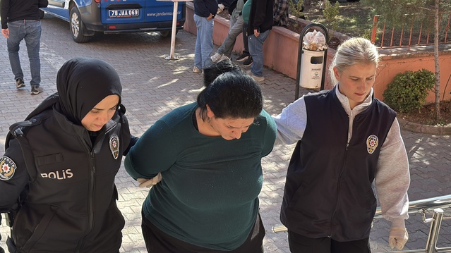Karabük'te iddiaya göre erkek arkadaşını bıçakla ağır yaralayan kadın tutuklandı