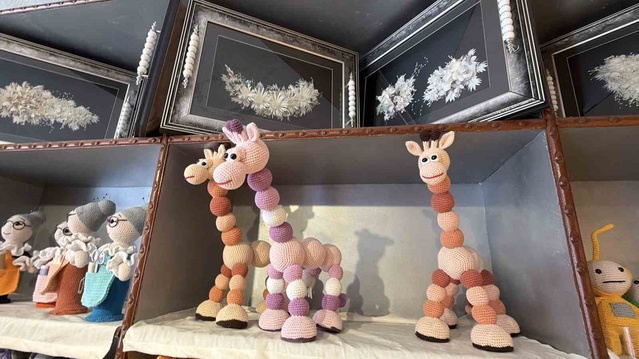 Amigurumiyi mesleğe dönüştüren Güler Kiremitçi, 3,5 yıldır Akçakoca'da üretim yapıyor