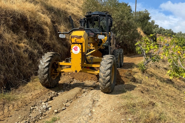 Efeler Belediyesi sağanak sonrası Alatepe ve Aşağı Kayacık'ta yolları ulaşıma açtı