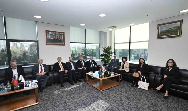 ABD İstanbul Başkonsolosu Michael Lally, BTSO’yu ziyaret etti
