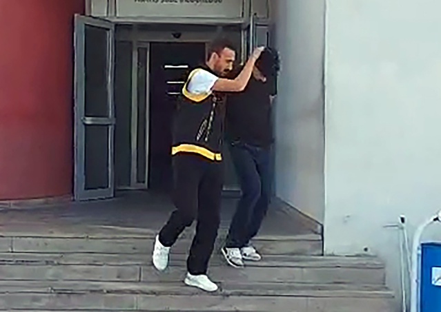 Adana'da kuryenin motosikletini çalan Ömer S. yakalanıp tutuklandı