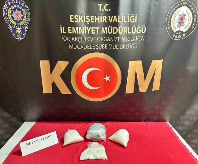 Eskişehir'de iki adrese yapılan operasyonda 3 kilo 380 gram metamfetamin bulundu