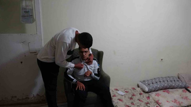 Kilis'te 5 parmağını yitiren Mustafa Gez, 500 bin liralık teklifi anlamsız buldu