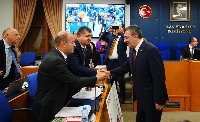 DEM Parti ve CHP, Plan ve Bütçe Komisyonunda 'kesin hesap komisyonu' istedi