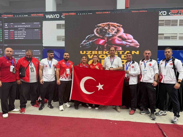 Diyarbakırlı Nehir Aytulun, WAKO Kick Boks Dünya Kupası'nda 48 kiloda şampiyon oldu