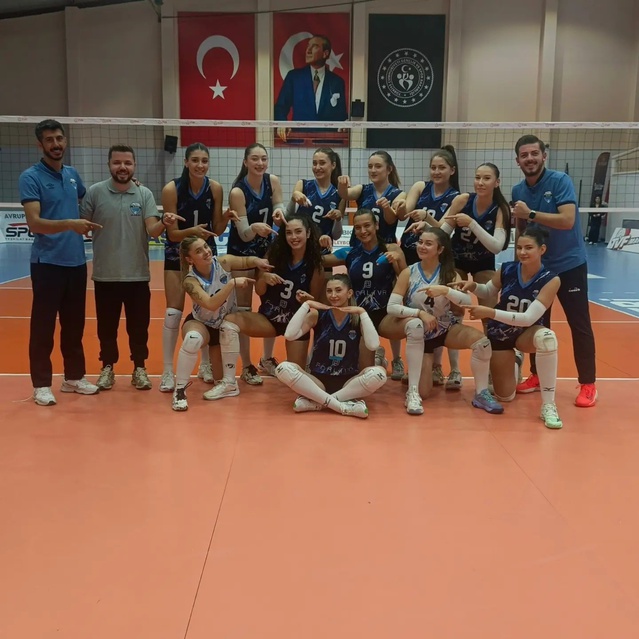 Kayseri Atletikspor, Malatya Voleybol'u 3-0 yenerek haftayı set vermeden kapattı