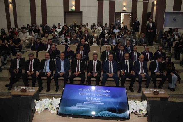 ETÜ'de 2026-2027 akademik yılı Anayasa Mahkemesi üyesi Akyel'in ilk dersiyle açıldı